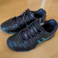サッカートレーニングシューズ　22.5センチ