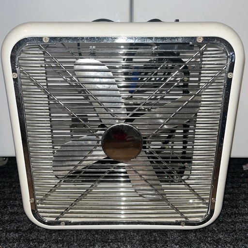 可愛いレトロな扇風機