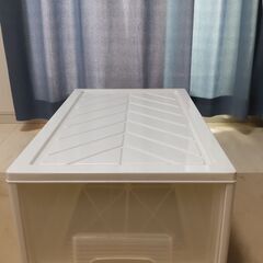 ☆破損なし美品☆引き出し衣装ケース☆収納ボックス☆押し入れ/クローゼット☆ホワイト&クリア☆奥行60cm☆積み重ね可能☆①の画像