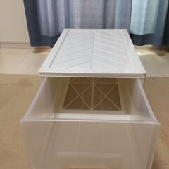 ☆破損なし美品☆引き出し衣装ケース☆収納ボックス☆押し入れ/クローゼット☆ホワイト&クリア☆奥行60cm☆積み重ね可能☆①の画像