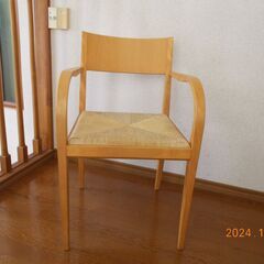 キッチンテーブル用椅子を 無料 で差し上げます。