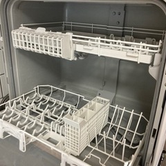  [5人用食洗機美品] パナソニック 食器洗い乾燥機 食器点数31～40点 ストリーム除菌洗浄 NP-TH4-C サンディベージュの画像