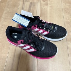 adidasの新品未使用の靴