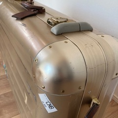 大きいトランクケースの画像