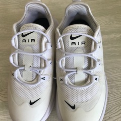 【NIKE /ナイキ 】エア マックス アクシス キッズシューズ ホワイト 16cmの画像
