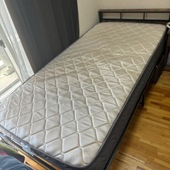 シングルベッド