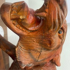 木彫りの虎の画像