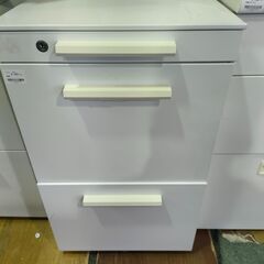 オフィス用品　キャビネット　ホワイト