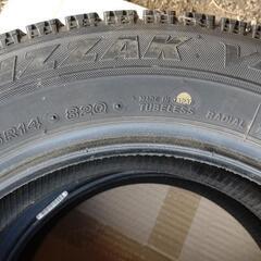 ブリジストン　スタッドレスタイヤVRX175/65r14の画像