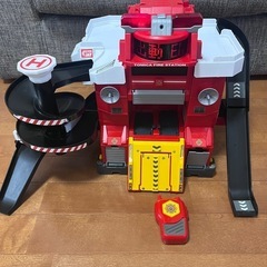 取引中です！トミカ　無線でピピッと出動指令！変形ファイヤーステー...