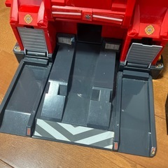 取引中です！トミカ　無線でピピッと出動指令！変形ファイヤーステーション　　の画像