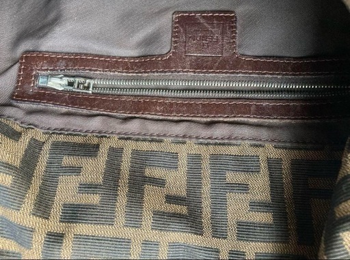 フェンディ　FENDI  ショルダーバッグ　マンマバゲット