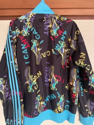 adidasブルゾン