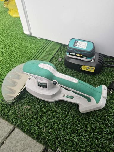 高儀(Takagi) GREEN ART 10.8V 充電式 芝生バリカン 160mm GLB-110Li\n\n