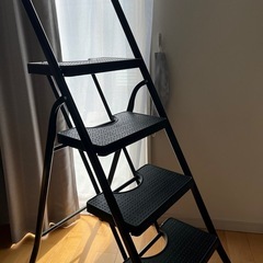 【未使用】折り畳み式4段脚立　黒
