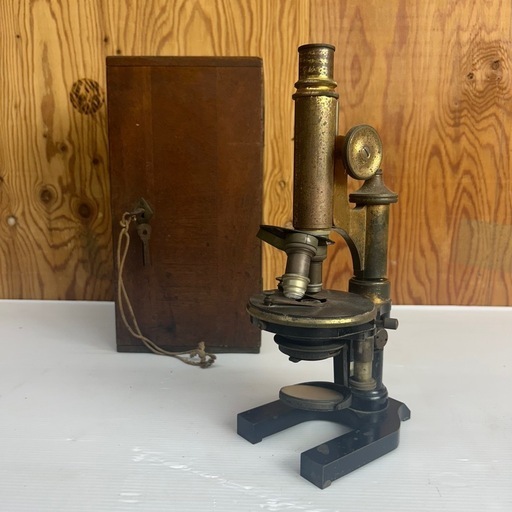 k1011601 生物顕微鏡 化学 医療 昭和レトロ 当時物 ビンテージ 古道具 アンティークマイクロスコープ 顕微鏡 箱付  ディスプレイ コレクション インテリア中古 現状品