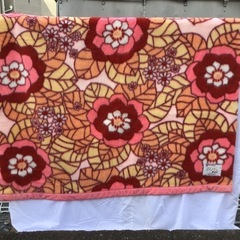 花柄アクリル毛布　　ピンク　昭和　レトロ柄