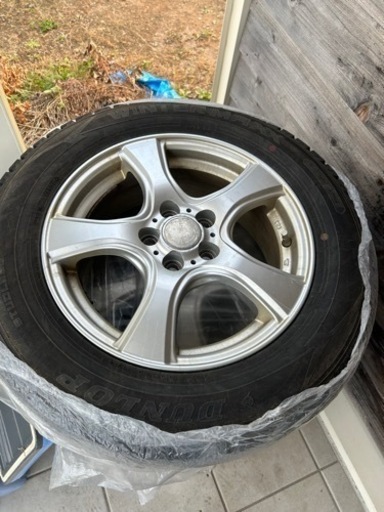 プリウスに履いてたアルミとスタットレス　車のパーツ タイヤ、ホイール