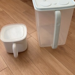 ホーローお味噌入れとプラ容器