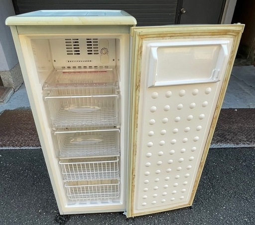 楽天市場】三ツ星貿易 冷凍庫（キッチン家電｜家電）の通販 【動確済み】三ツ星貿易 電気冷凍庫 MB-112FF 110L W480×D520×1150 単相 100V 冷凍ストッカー フリーザ