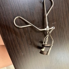 まつげビューラー