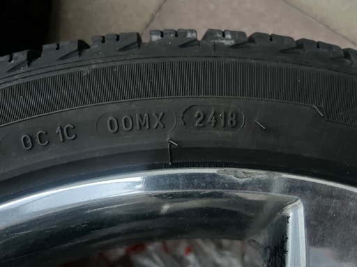 早い者勝ち！モデリスタ　スタッドレスタイヤ245/40R19　