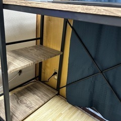 テーブル（目立った汚れなし）の画像