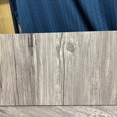 テーブル（目立った汚れなし）の画像