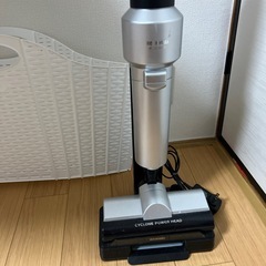 アイリスオーヤマ コードレス掃除機の画像