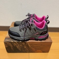 【新品！】トレッキングスニーカー