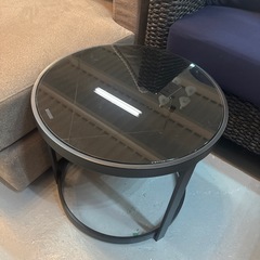 サイドテーブル