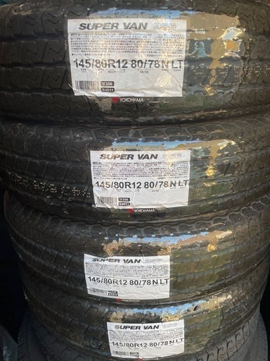 お陰様でラスト1セット！格安です。国産メーカー貨物用タイヤ！