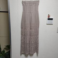 色はべ−ジユでサイズMです☝️レ−ス，下はパンツ。の画像