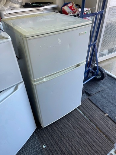 配送可能　保証付き HERBRelax　YRZ-C09B1　ヤマダ電機オリジナル　直冷式冷蔵庫　(90L)