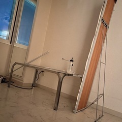 テーブルと姿見