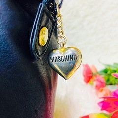 レザー●MOSCHINO●モスキーノ●チェーンショルダーバッグ●A4サイズ●大容量●レディース●ブラック●レザー●ハート●型押しの画像