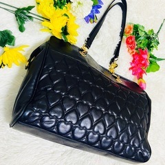レザー●MOSCHINO●モスキーノ●チェーンショルダーバッグ●A4サイズ●大容量●レディース●ブラック●レザー●ハート●型押しの画像