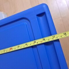 3段プラケースとスチールラックの画像