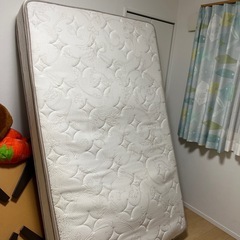 セミダブルベッド用マットレス(スプリングあり)の画像