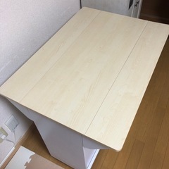 【取りに来て頂ける方のみ】折りたたみ式　カウンターテーブルの画像