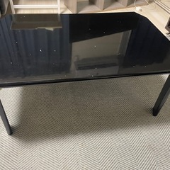 【受け渡し決定】冷蔵庫(142L)とローテーブルのセットの画像