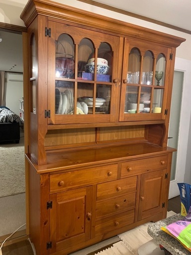 アメリカ製　食器棚　２つに分離します。