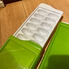 OXO オクソー 製氷機 離乳食保存容器 多用途の画像