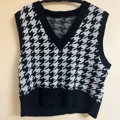 シーン　黒　ニットベスト　美品