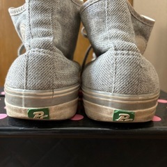 ピーエフフライヤーズ グレー ハイカット スニーカーの画像