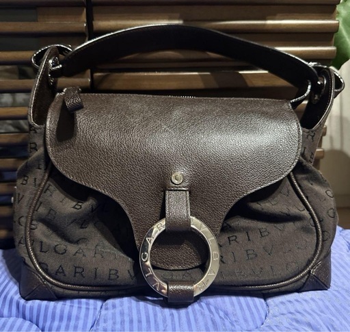 カバン　BVLGARI