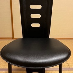 大塚家具ダイニングテーブルと椅子4脚の画像