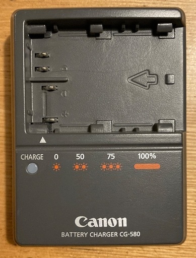 Canon充電器CG-580（中古）EOS40D