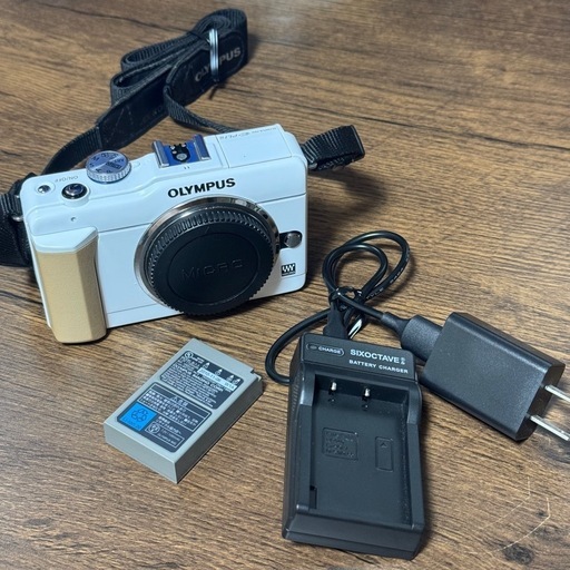 【ジャンク】オリンパス PEN Lite E-PL1s ボディ レンズなし