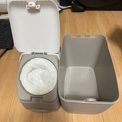 オムツ入れ
